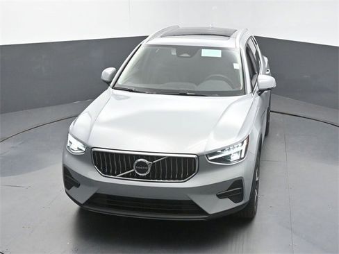 New 2025 Volvo XC40 B5 Core w/ Protection Package Premier image 41