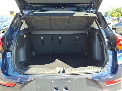 Used 2023 Buick Encore GX Essence w/ Experience Buick Package FWD image 8