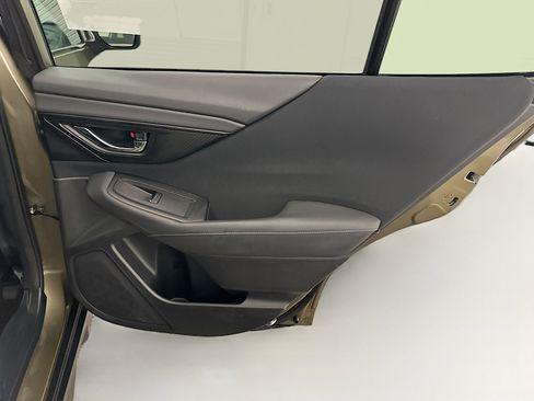 Used 2025 Subaru Outback Premium image 33