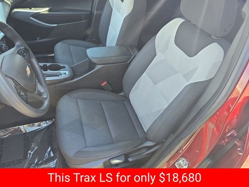 Used 2024 Chevrolet Trax LS FWD image 20