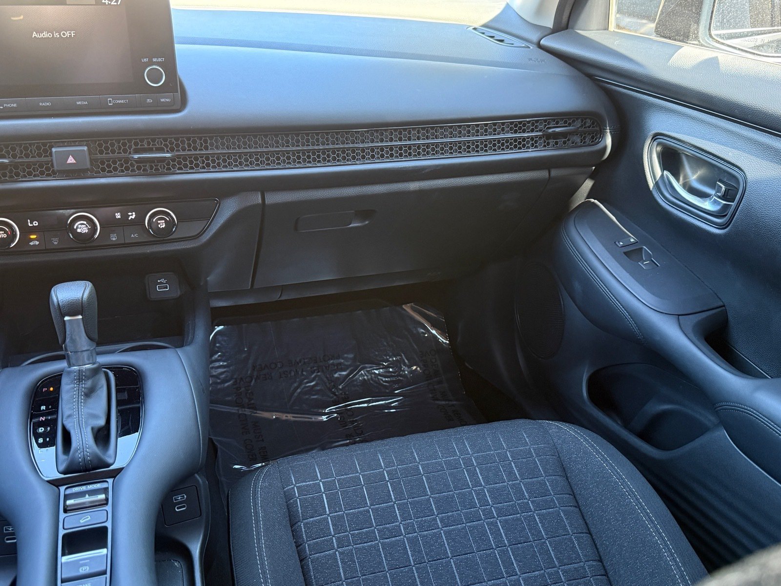 Used 2024 Honda HR-V LX image 19