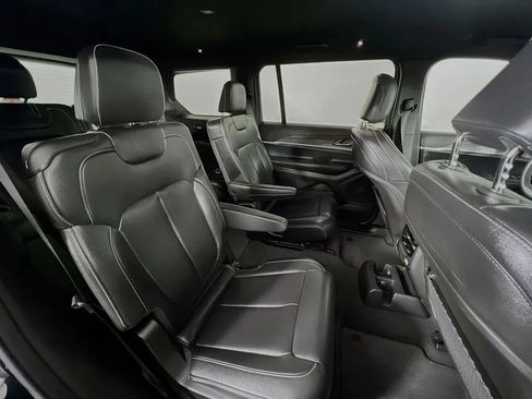 Used 2024 Jeep Grand Cherokee L Limited image 30