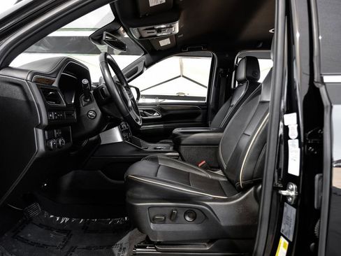 Used 2024 Chevrolet Tahoe Premier image 3