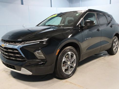 Used 2024 Chevrolet Blazer LT w/ Convenience Package FWD image 24