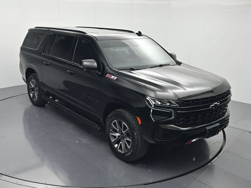 Used 2023 Chevrolet Suburban Z71 w/ Luxury Package AWD/4WD image 33
