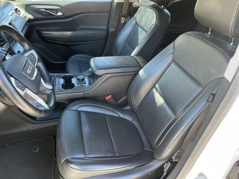 Used 2023 GMC Acadia SLT image 15