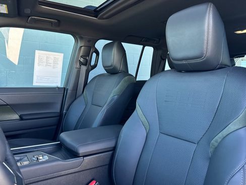 Used 2025 Lexus GX 550 image 26
