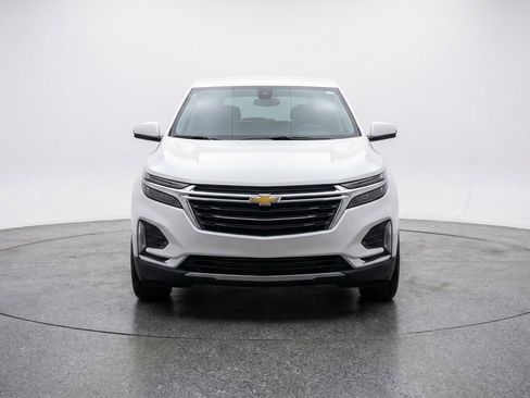 Used 2025 Chevrolet Equinox LT image 2