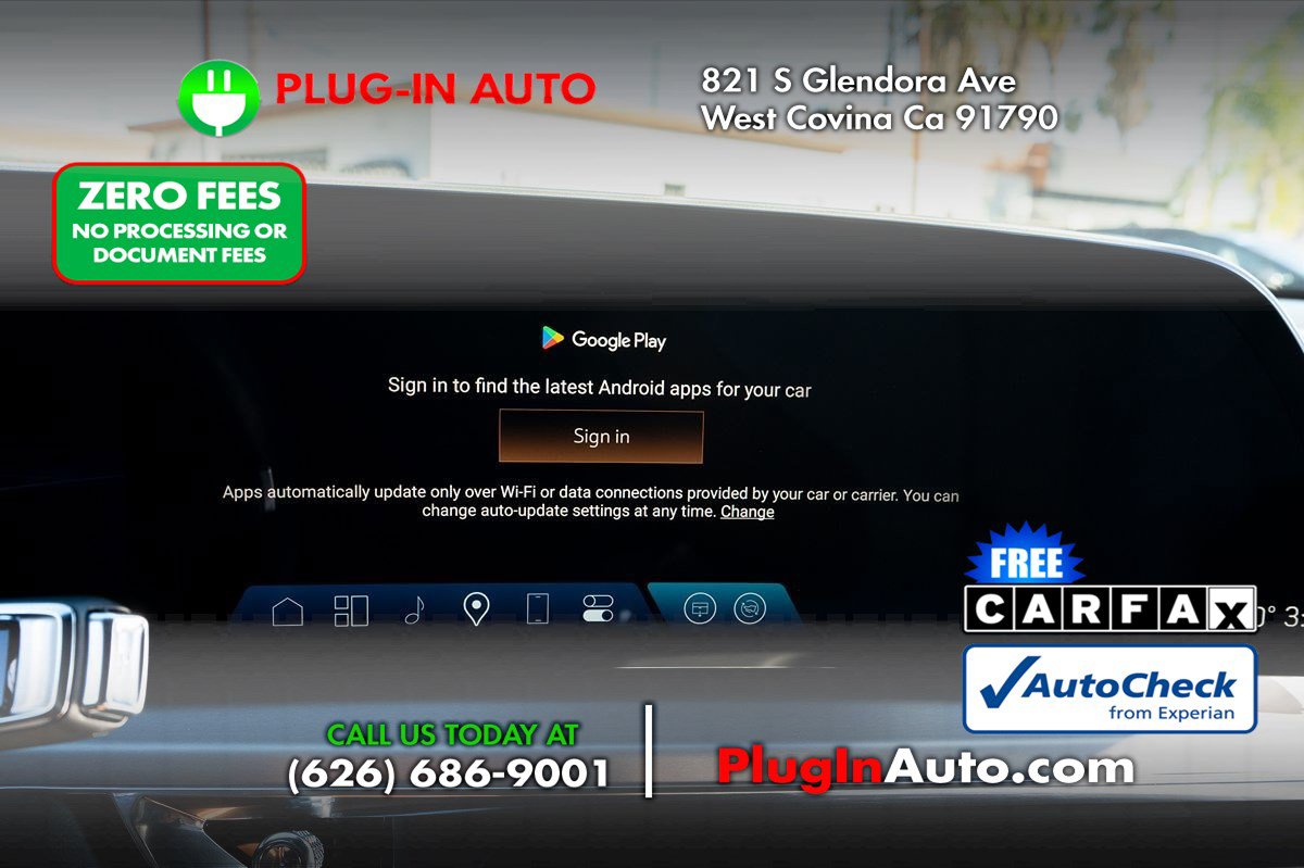 Used 2024 Cadillac Lyriq Luxury w/ LPO, Floor Liner Package RWD image 31