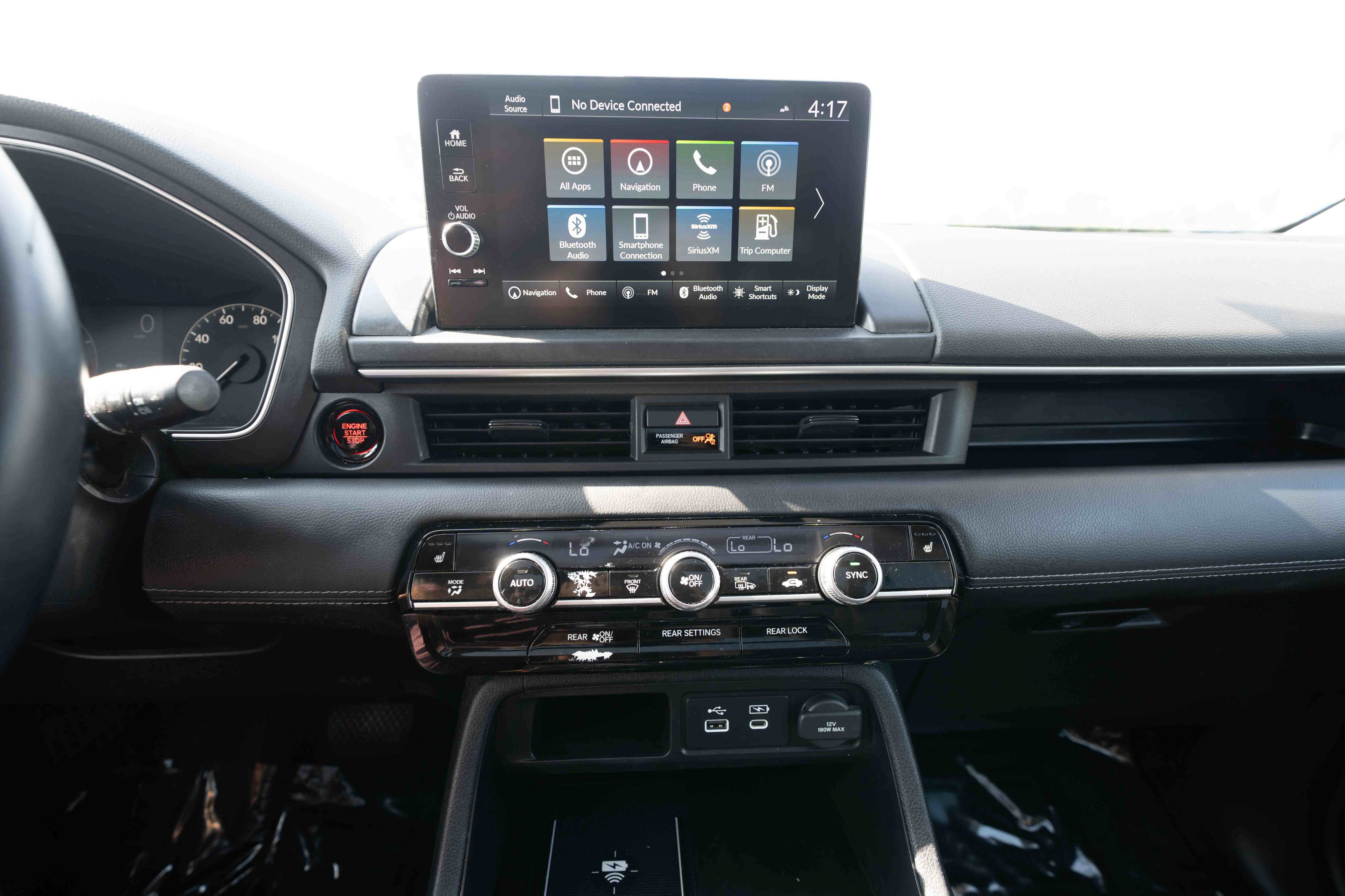 Used 2024 Honda Pilot Touring image 17