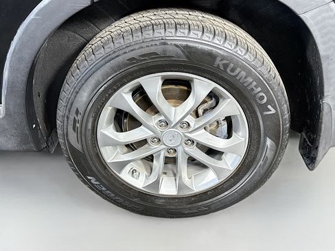 Used 2020 Hyundai Santa Fe SE image 36