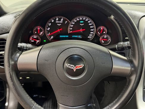 Used 2007 Chevrolet Corvette Coupe w/ Performance Package RWD image 12