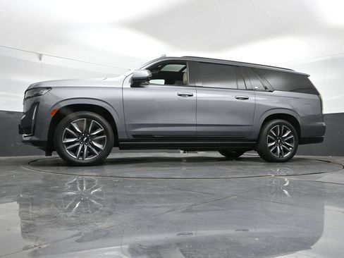 Used 2021 Cadillac Escalade ESV Sport w/ Driver Assist Tech Package AWD/4WD image 46