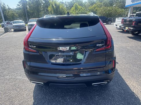 Used 2024 Cadillac XT4 Premium Luxury image 7