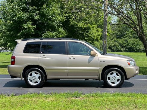 Used 2005 Toyota Highlander Limited image 7