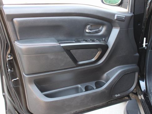 Used 2024 Nissan Titan PRO-4X w/ Pro-4x Convenience Package image 20