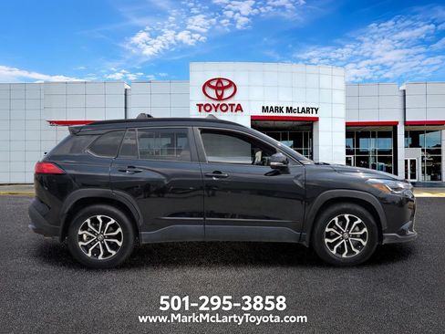 Used 2024 Toyota Corolla Cross AWD Hybrid image 6