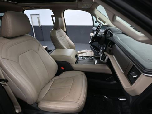 Used 2024 Ford Expedition Limited image 55