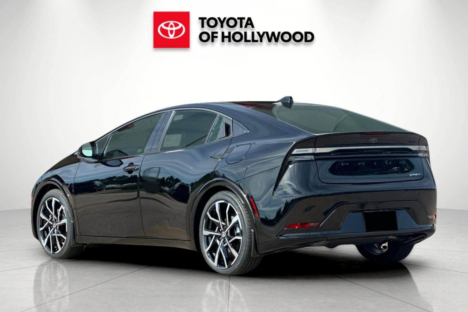 New 2027 Toyota Prius Plug-In Hybrid FWD image 6
