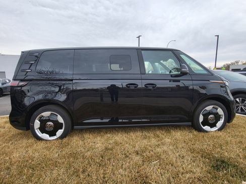 New 2025 Volkswagen ID. Buzz Pro S image 6