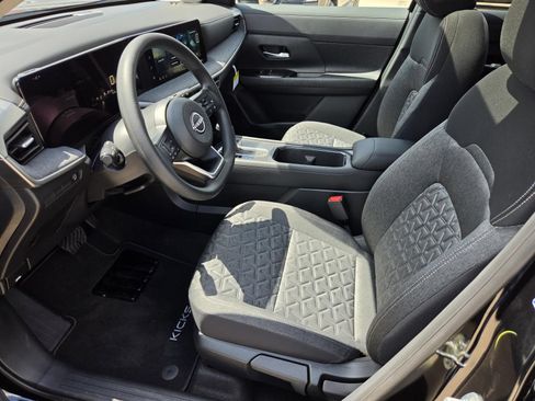 New 2027 Nissan Kicks SV w/ SV Premium Package FWD image 17