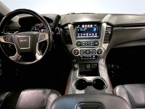 Used 2019 GMC Yukon SLT image 16