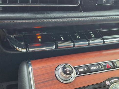 Used 2023 Lincoln Aviator Reserve w/ Equipment Group 201A RWD image 11