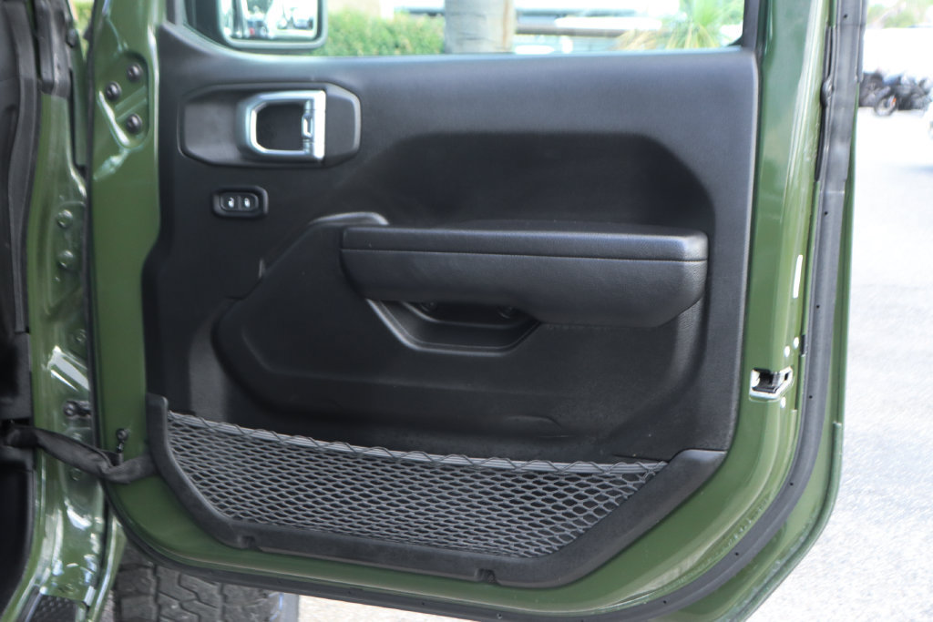 Used 2024 Jeep Wrangler Sport AWD/4WD image 37