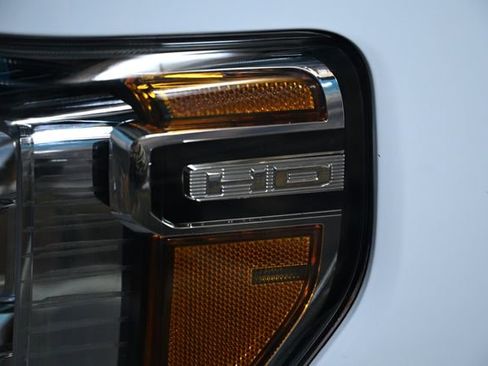 Used 2022 GMC Sierra 2500 SLT w/ SLT Convenience Package image 30