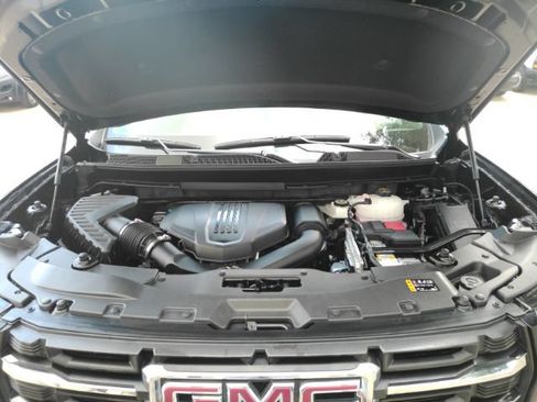 Used 2026 GMC Acadia Elevation w/ Elevation Premium Package FWD image 51