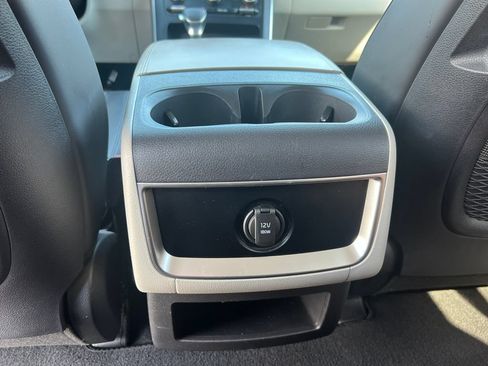Used 2024 Kia Carnival LX FWD image 14