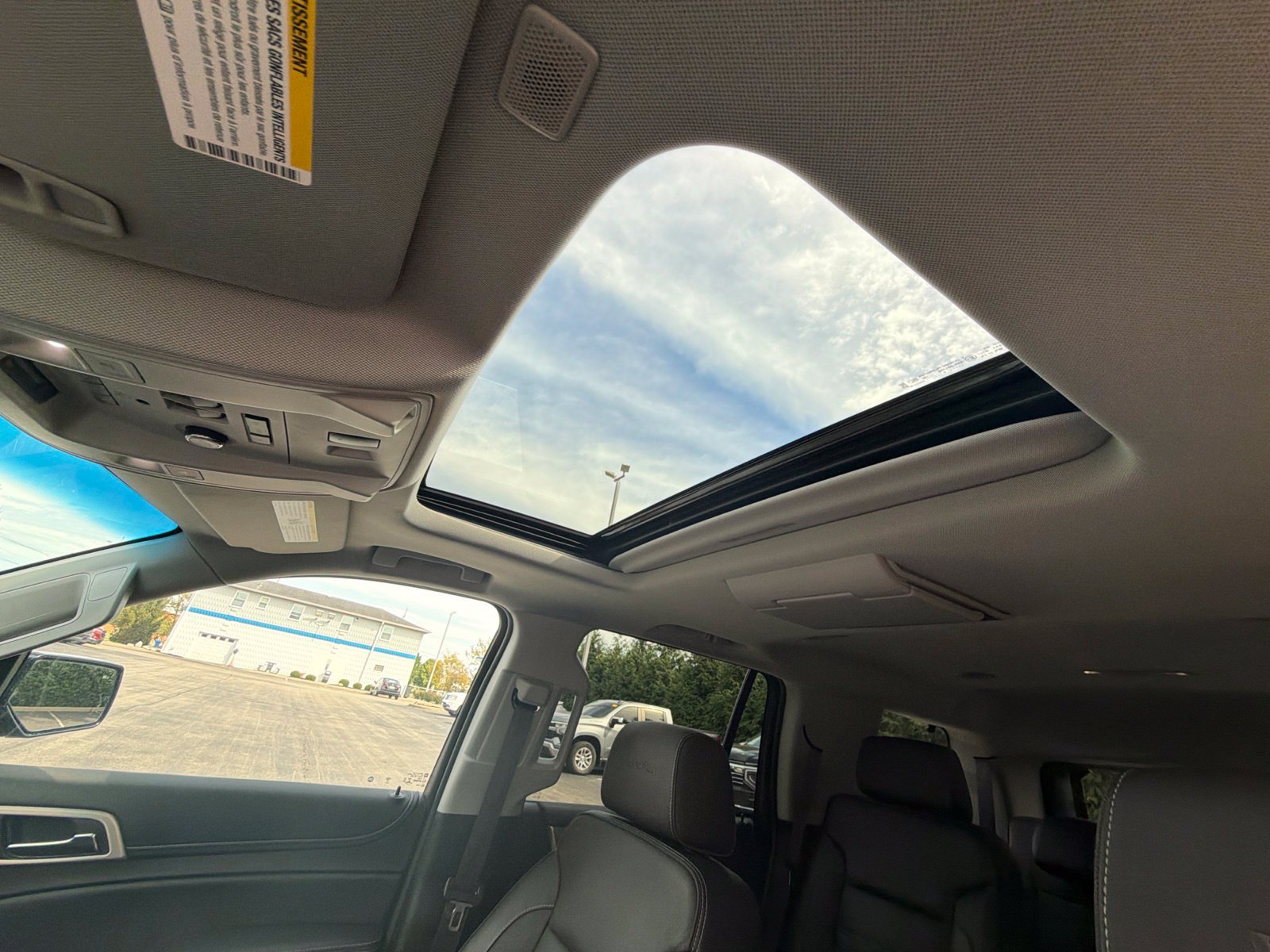 Used 2019 GMC Yukon Denali w/ Denali Ultimate Package AWD/4WD image 25