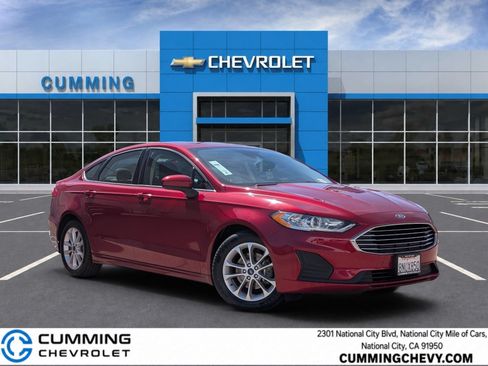 Used 2019 Ford Fusion SE FWD image 1