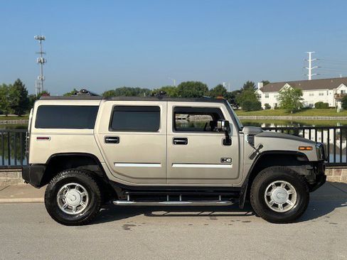 Used 2003 HUMMER H2 Luxury w/ Preferred Equipment Group image 40