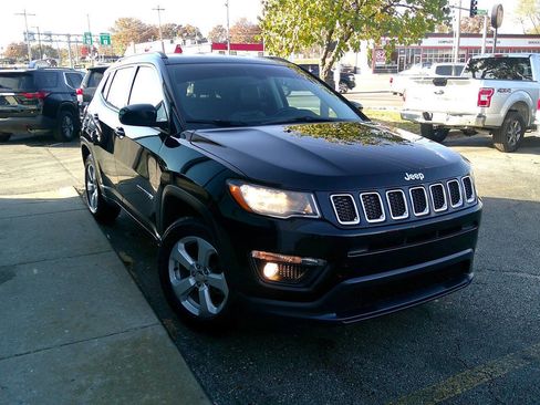 Used 2019 Jeep Compass Latitude w/ Cold Weather Group image 4