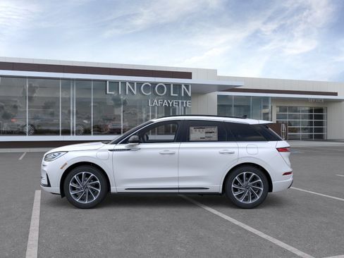 New 2026 Lincoln Corsair Grand Touring image 3