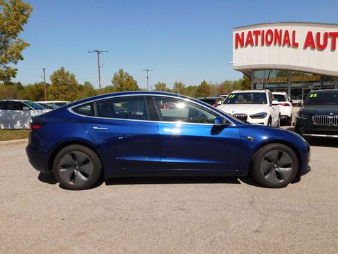 Used 2018 Tesla Model 3 Long Range image 4