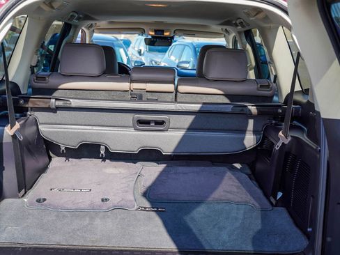 Used 2021 Lexus GX 460 Premium image 24