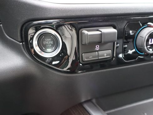 New 2026 Chevrolet Silverado 1500 LT w/ LPO, Dark Essentials Package AWD/4WD image 9