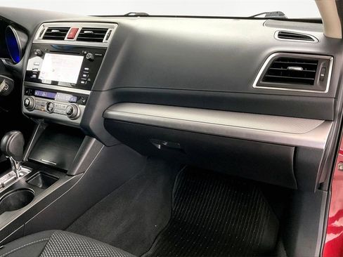 Used 2017 Subaru Outback 2.5i Premium image 21