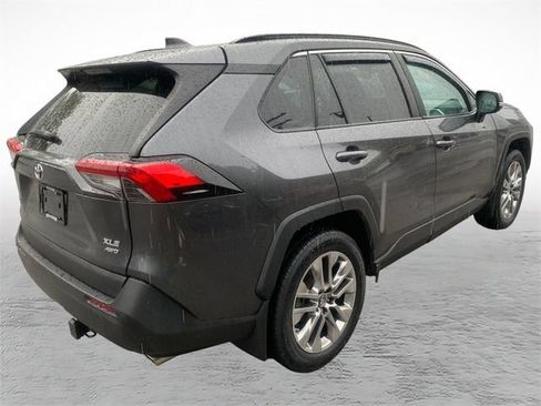 Used 2019 Toyota RAV4 XLE Premium w/ Cold Weather Package AWD/4WD image 3
