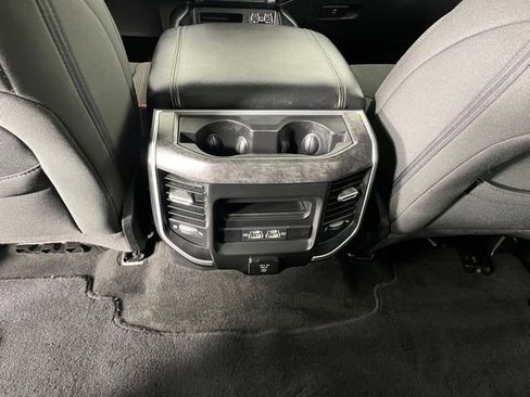 Used 2022 RAM 1500 Big Horn AWD/4WD image 40