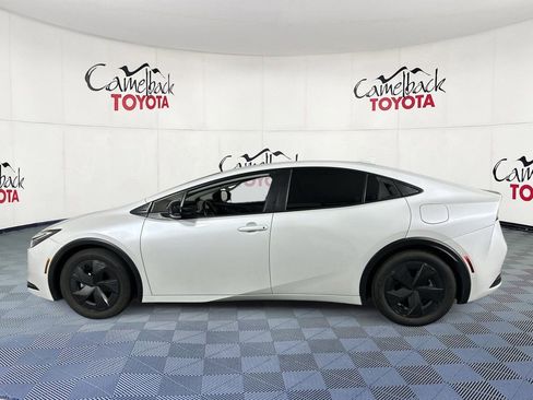 Used 2023 Toyota Prius Prime SE image 4