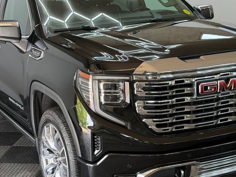 Used 2023 GMC Sierra 1500 Denali w/ Denali Reserve Package AWD/4WD image 3