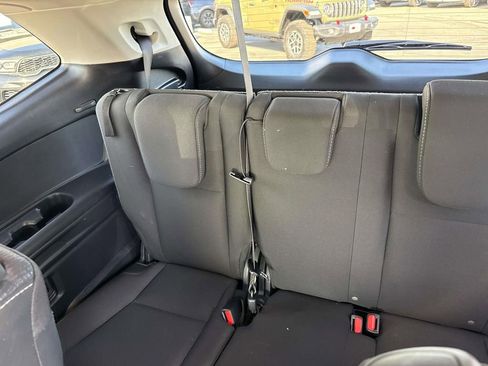 Used 2024 Subaru Ascent Premium w/ Convenience Package image 13