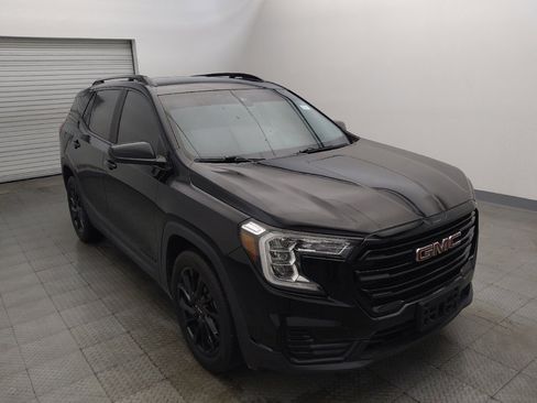Used 2023 GMC Terrain SLE w/ Driver Convenience Package FWD image 13