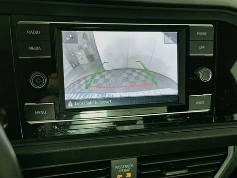 Certified 2023 Volkswagen Jetta SE w/ Panoramic Sunroof Package FWD image 14