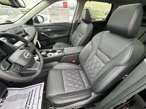 New 2026 Nissan Rogue Platinum w/ Platinum Premium Package image 11