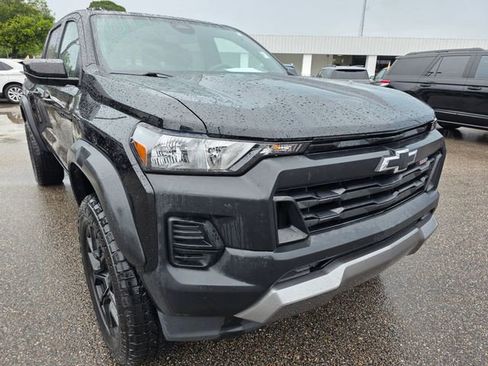 Used 2023 Chevrolet Colorado Trail Boss w/ LPO, Dark Essentials Package AWD/4WD image 2