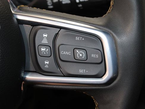 Used 2025 Jeep Wrangler Unlimited Sahara AWD/4WD image 37